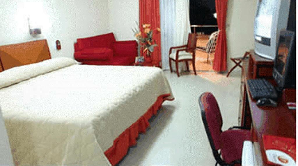 Charthon Inn Barranquilla  Room photo